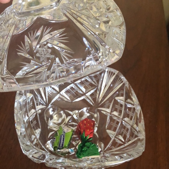 Pinwheel Crystal Footed Dish with Lid. - Picture 7 of 7